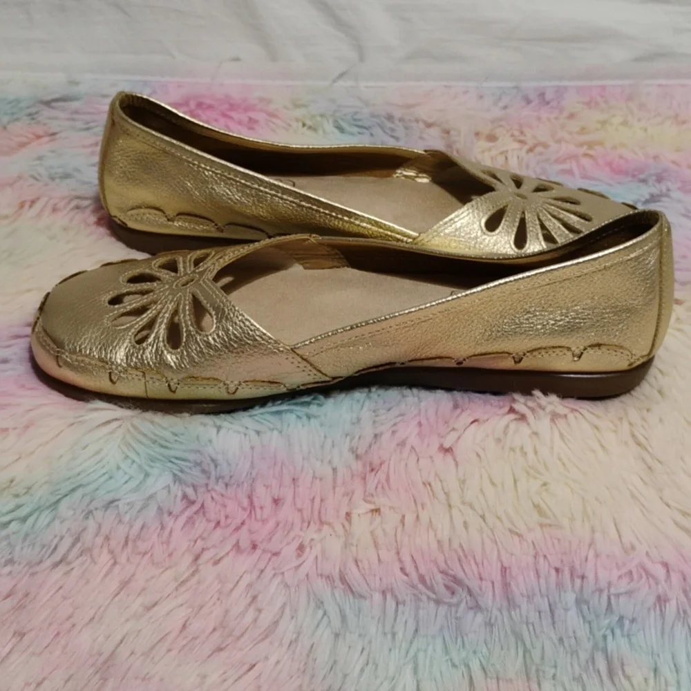 (X-103) SALE! NWOT Aerosols Sol City Gold Ballet Flats Sz.8 1/2